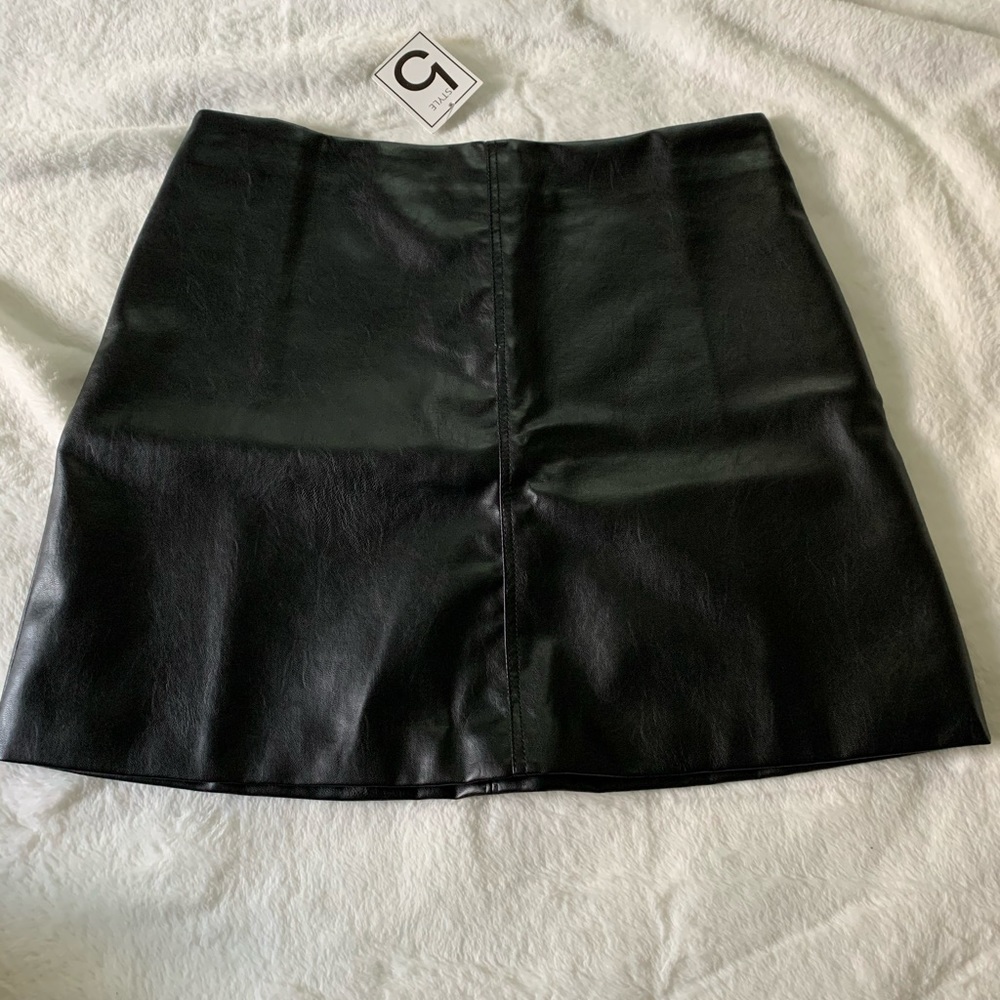 Skirt - Picture 2 of 2